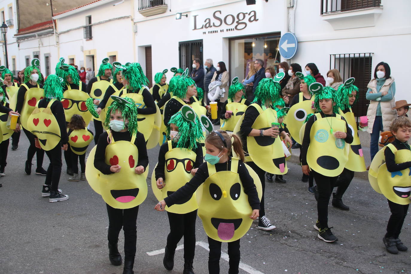 Fotos: El Carnaval vuelve a teñir de color y alegría las calles de Jerez