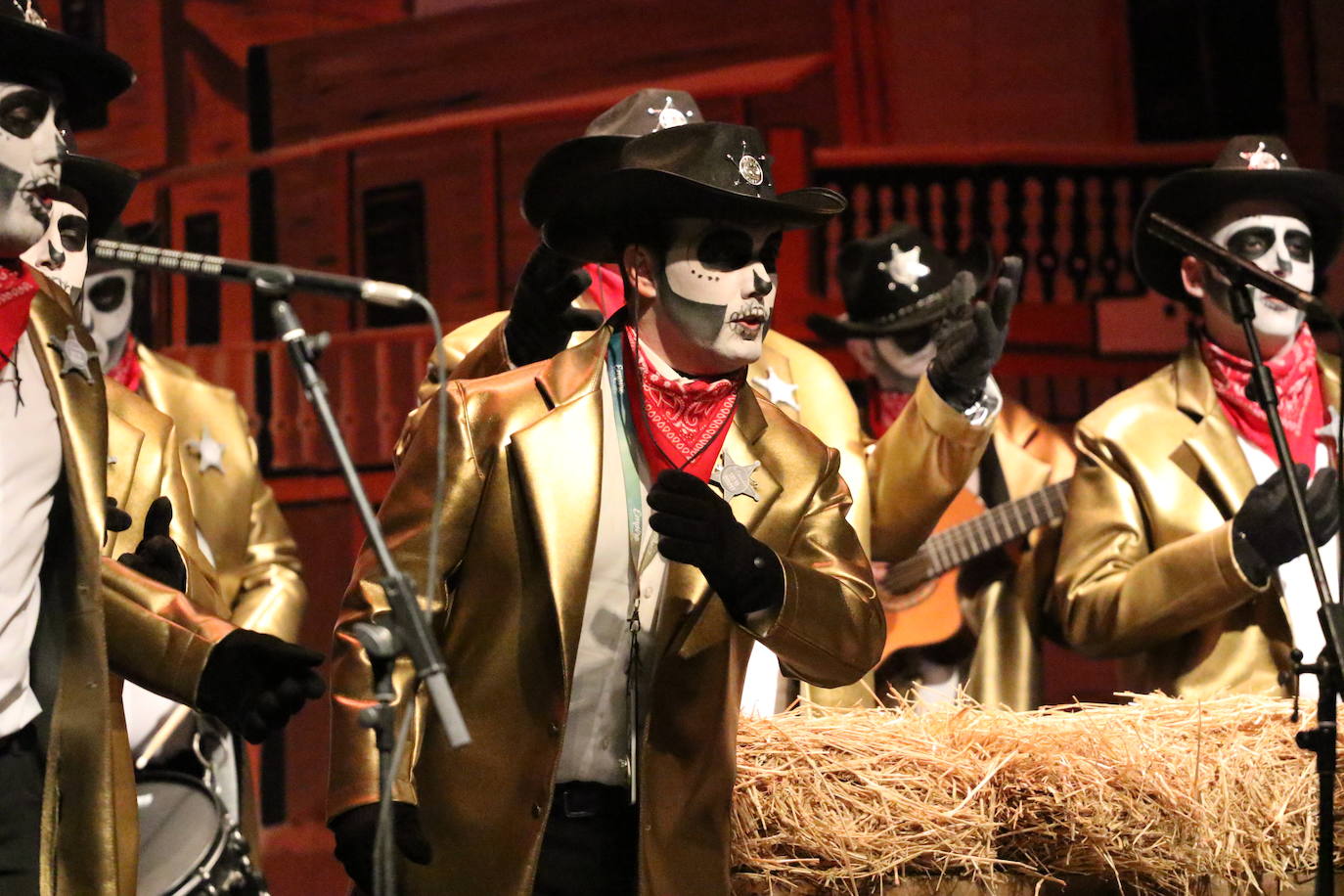 Fotos: &#039;Comparsa jerezana&#039; y &#039;Las Inesperadas 2.0&#039; animan el Carnaval con el humor, la crítica y la ironía de sus letras