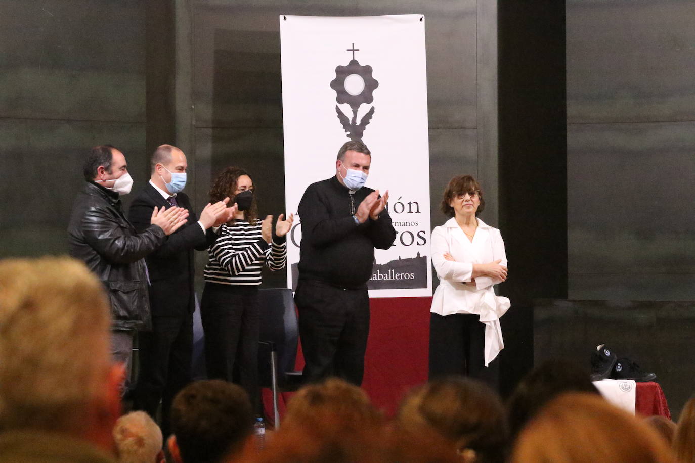Fotos: Emoción, sentimiento y esperanza en el II &#039;Pregón del costalero&#039; a cargo de Isabel Yolanda Domínguez Vellarino