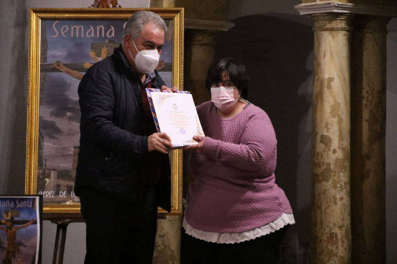 Fotos: El anuario cofrade vuelve a desgranar los entresijos de la Semana Santa jerezana