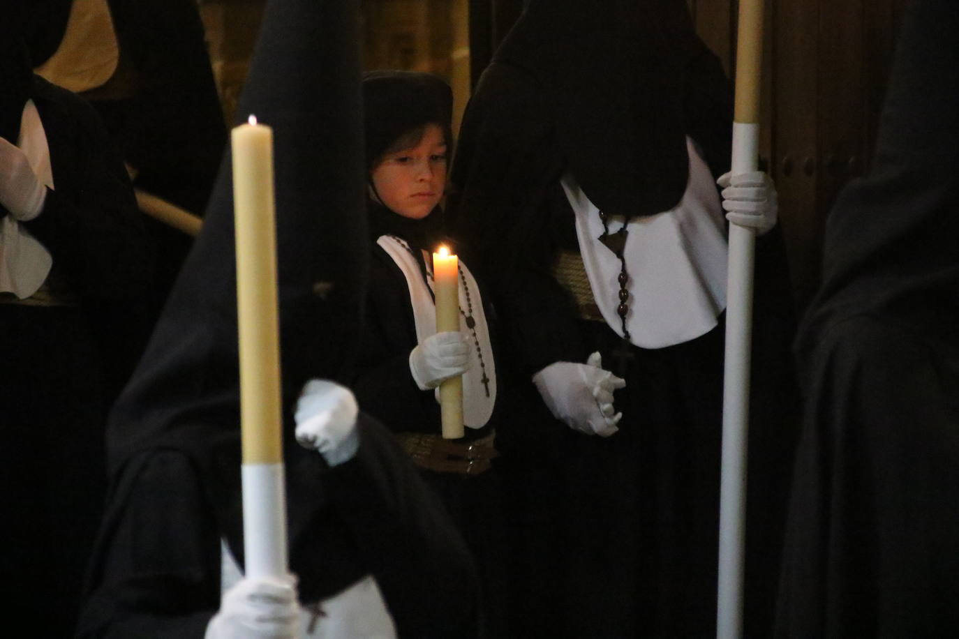 Fotos: Jerez vuelve a enmudecer ante Jesús Orando en el Huerto y Nuestra Señora del Silencio en una nueva noche de Martes Santo