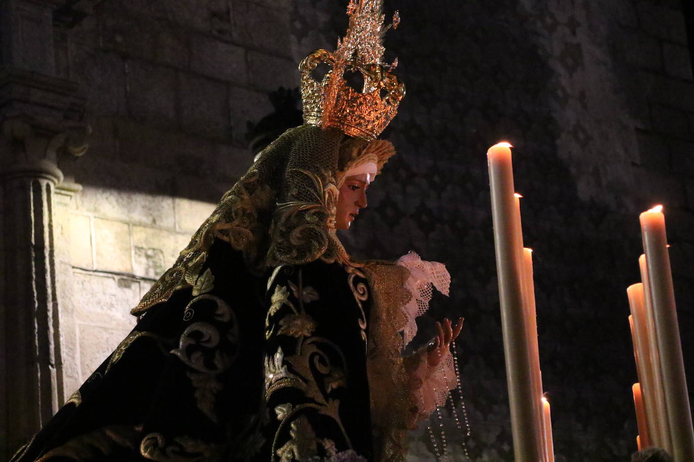Fotos: Jerez vuelve a enmudecer ante Jesús Orando en el Huerto y Nuestra Señora del Silencio en una nueva noche de Martes Santo