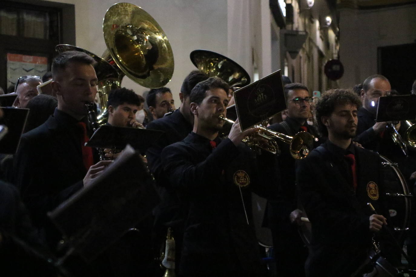 Fotos: Jerez vuelve a enmudecer ante Jesús Orando en el Huerto y Nuestra Señora del Silencio en una nueva noche de Martes Santo