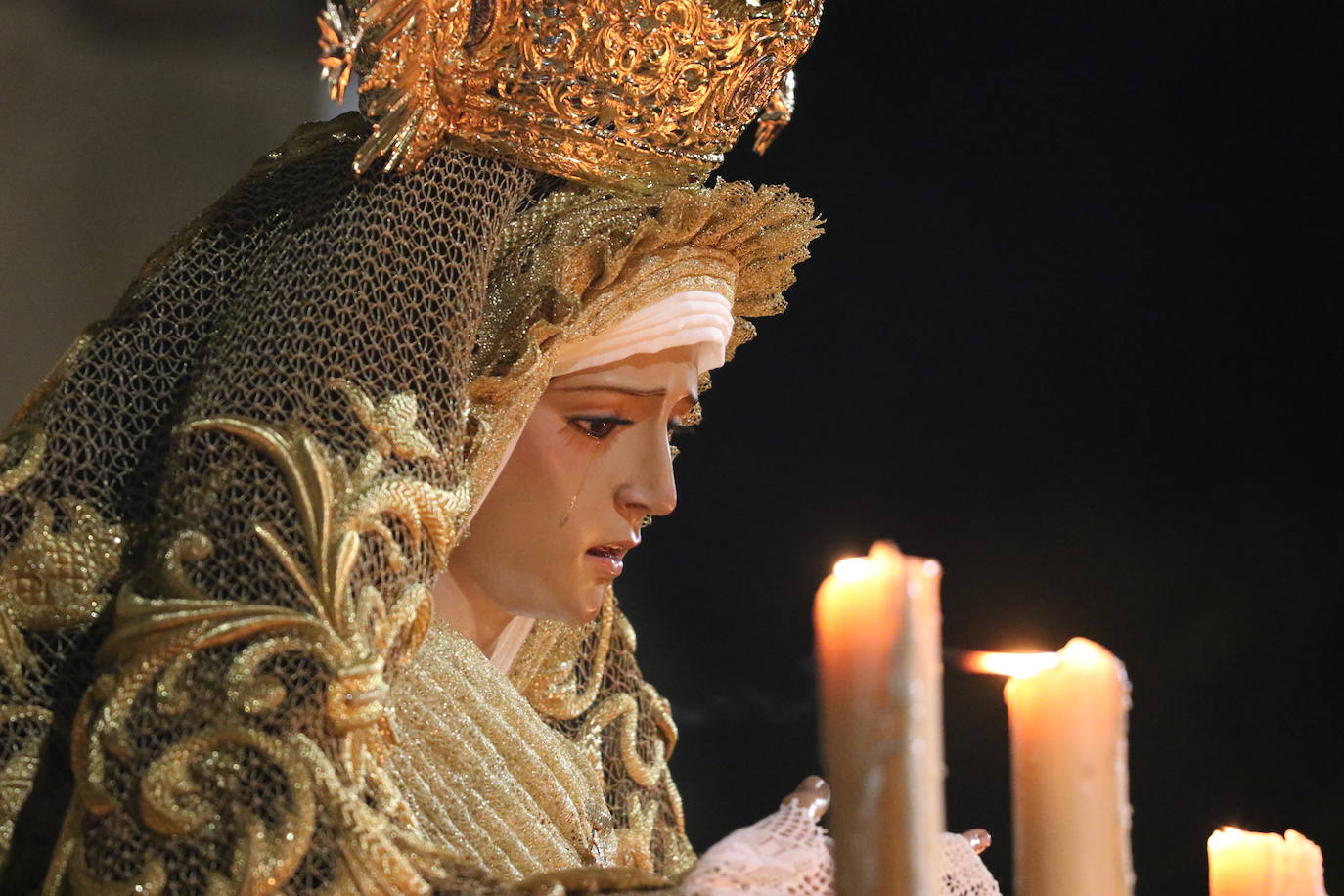 Fotos: Jerez vuelve a enmudecer ante Jesús Orando en el Huerto y Nuestra Señora del Silencio en una nueva noche de Martes Santo