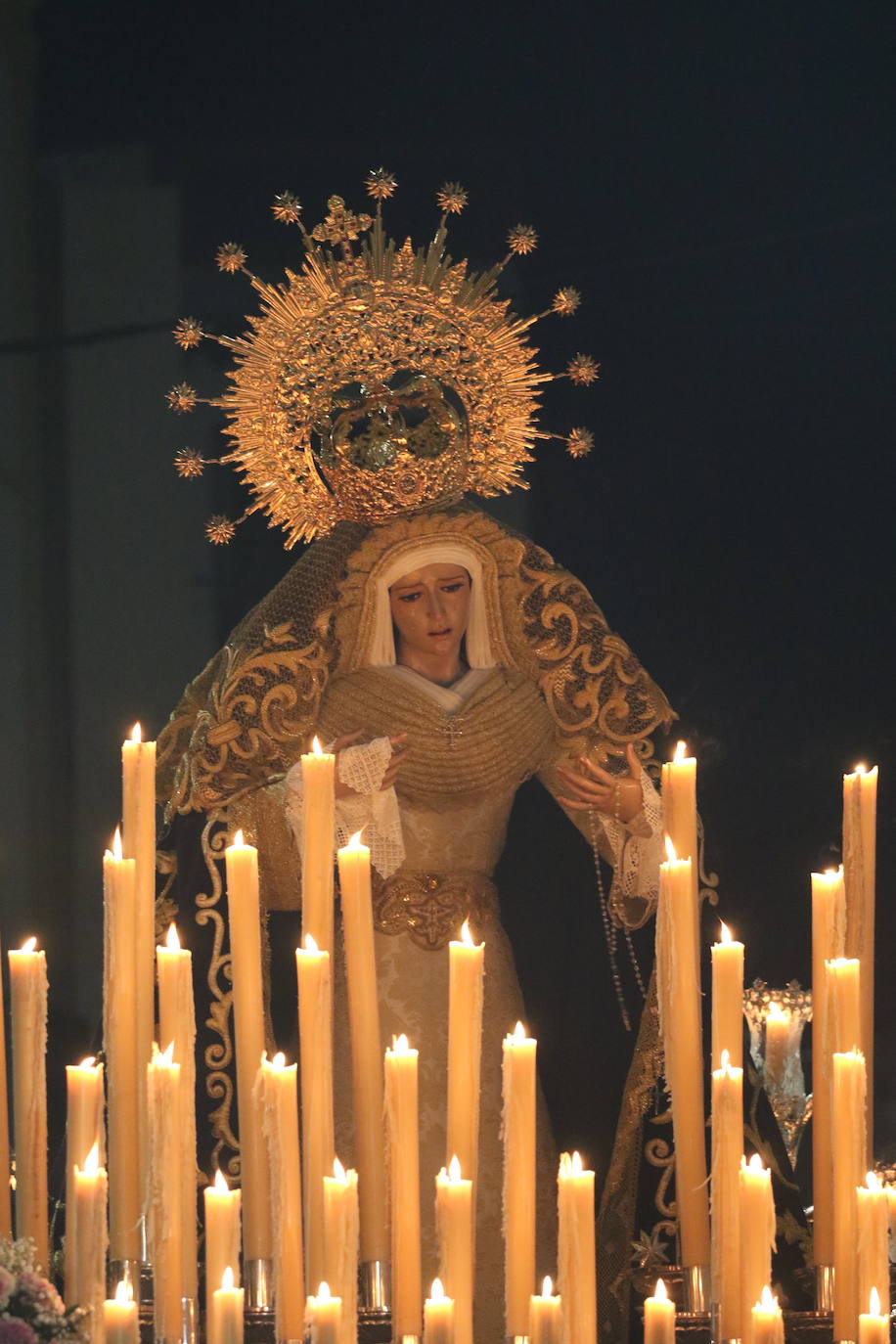 Fotos: Jerez vuelve a enmudecer ante Jesús Orando en el Huerto y Nuestra Señora del Silencio en una nueva noche de Martes Santo