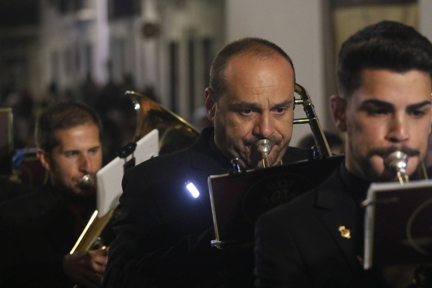 Fotos: Jerez vuelve a enmudecer ante Jesús Orando en el Huerto y Nuestra Señora del Silencio en una nueva noche de Martes Santo