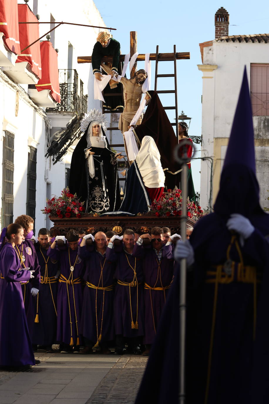 Fotos: El fervor envuelve la tarde de Viernes Santo en Jerez de los Caballeros