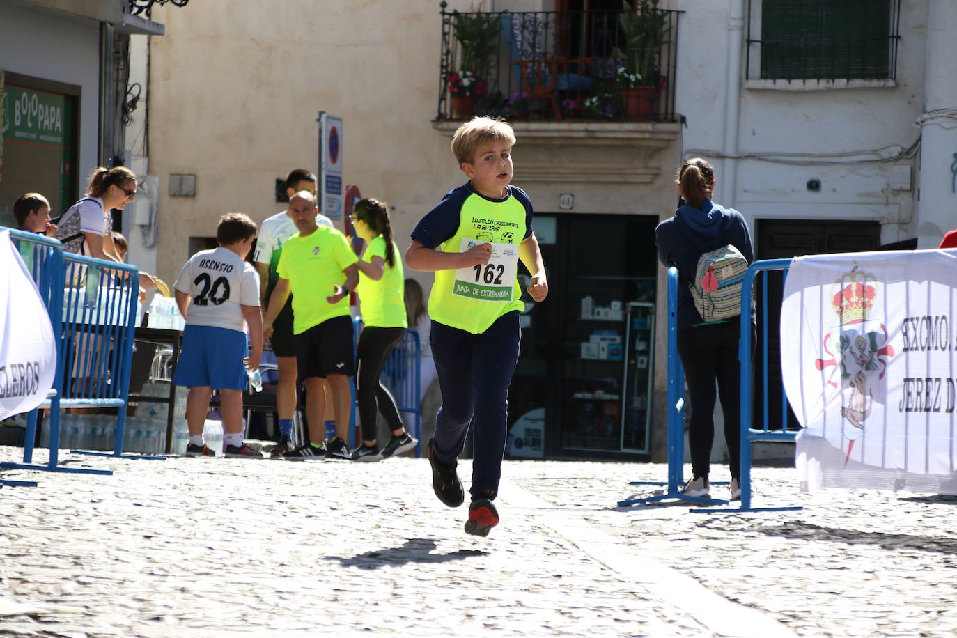 Fotos: Bruno Paixão y Anabel Benítez, vencedores de la XXIII Carrera Popular de Jerez de los Caballeros