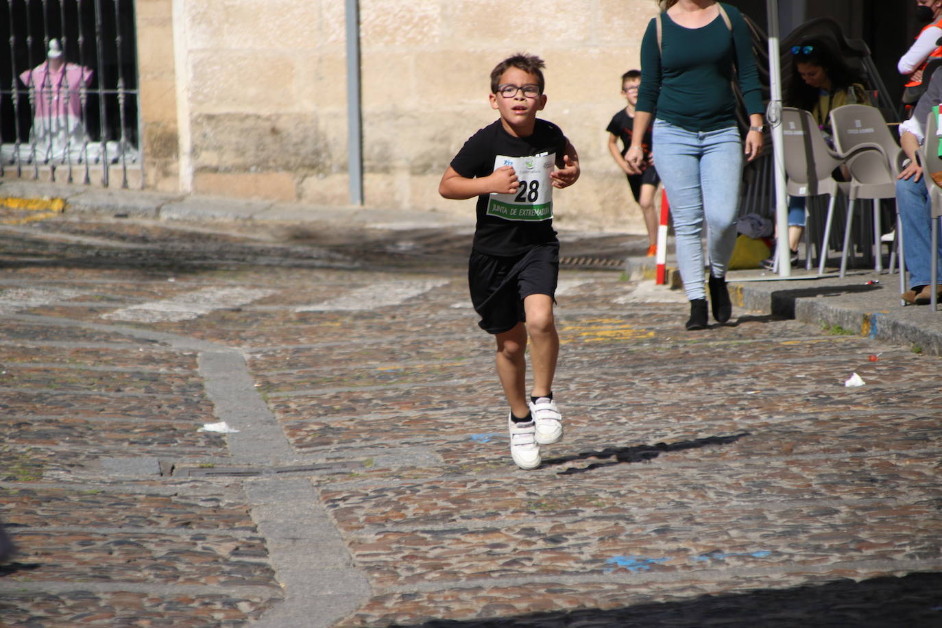 Fotos: Bruno Paixão y Anabel Benítez, vencedores de la XXIII Carrera Popular de Jerez de los Caballeros
