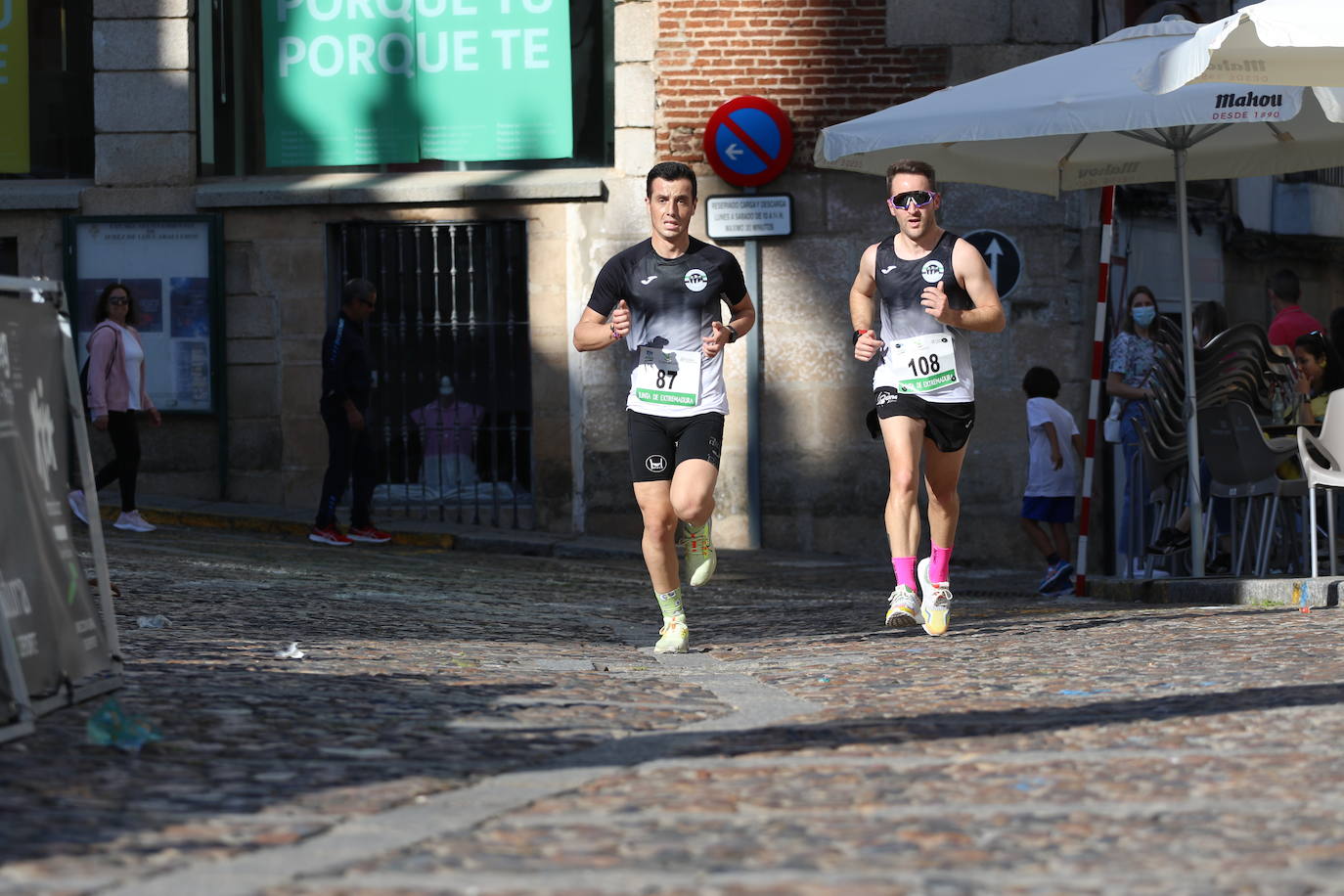 Fotos: Bruno Paixão y Anabel Benítez, vencedores de la XXIII Carrera Popular de Jerez de los Caballeros