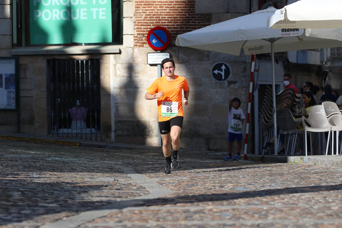 Fotos: Bruno Paixão y Anabel Benítez, vencedores de la XXIII Carrera Popular de Jerez de los Caballeros
