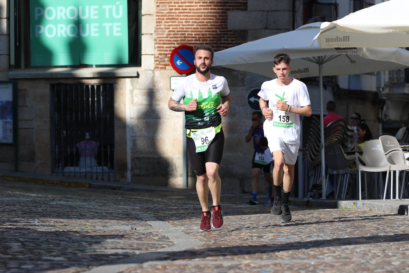 Fotos: Bruno Paixão y Anabel Benítez, vencedores de la XXIII Carrera Popular de Jerez de los Caballeros