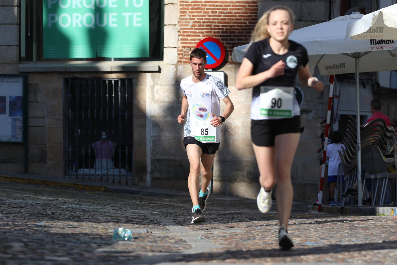 Fotos: Bruno Paixão y Anabel Benítez, vencedores de la XXIII Carrera Popular de Jerez de los Caballeros