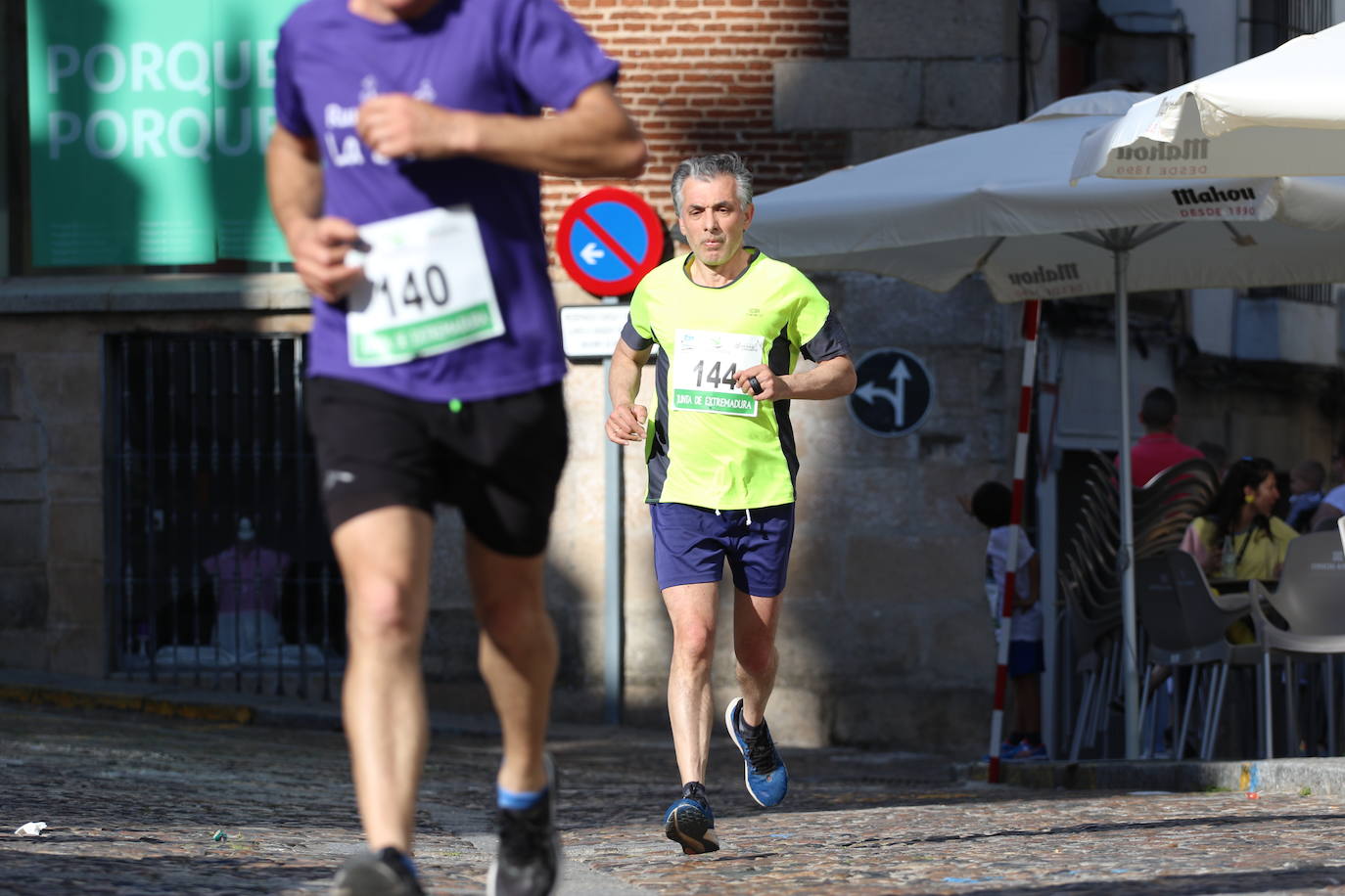 Fotos: Bruno Paixão y Anabel Benítez, vencedores de la XXIII Carrera Popular de Jerez de los Caballeros