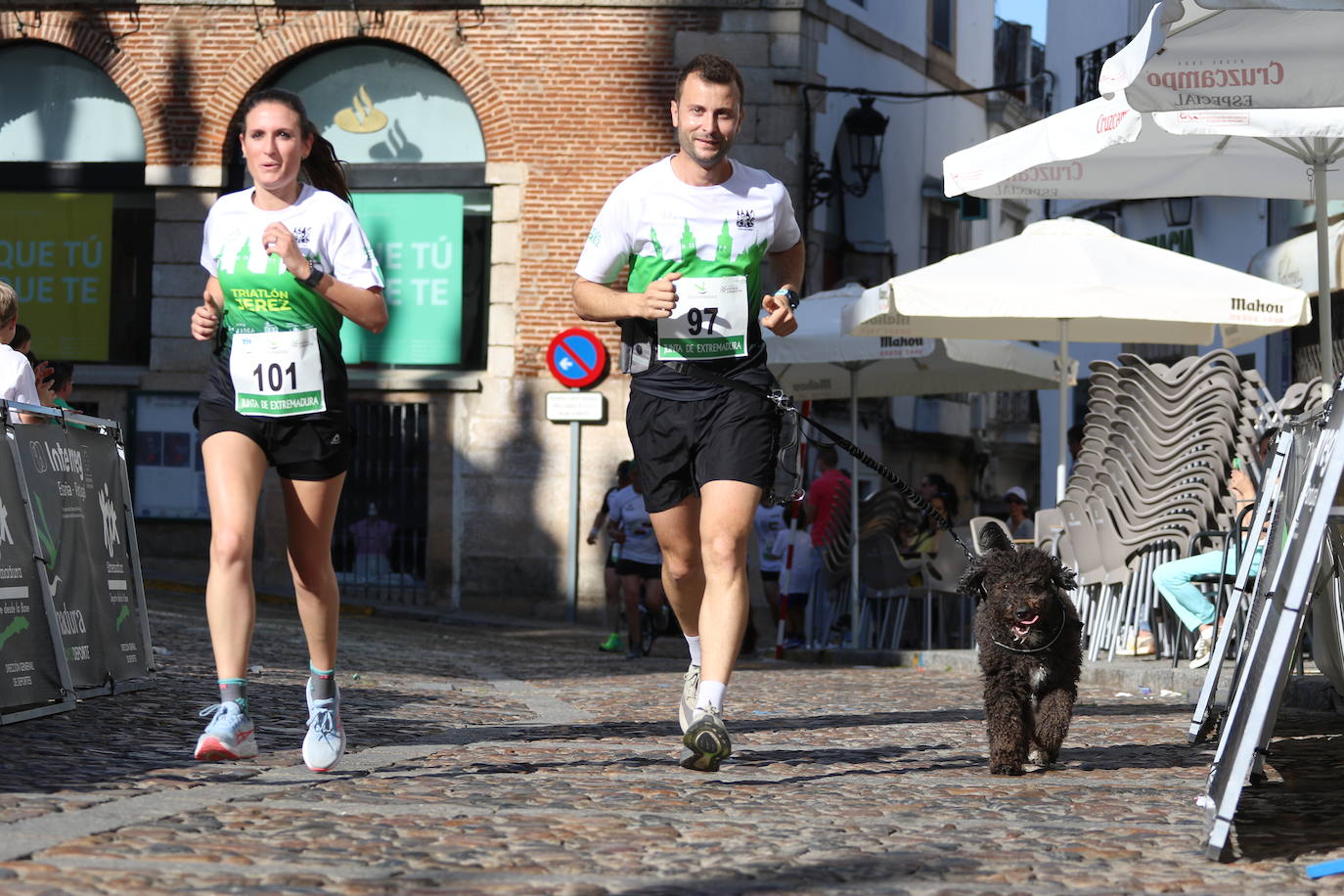 Fotos: Bruno Paixão y Anabel Benítez, vencedores de la XXIII Carrera Popular de Jerez de los Caballeros