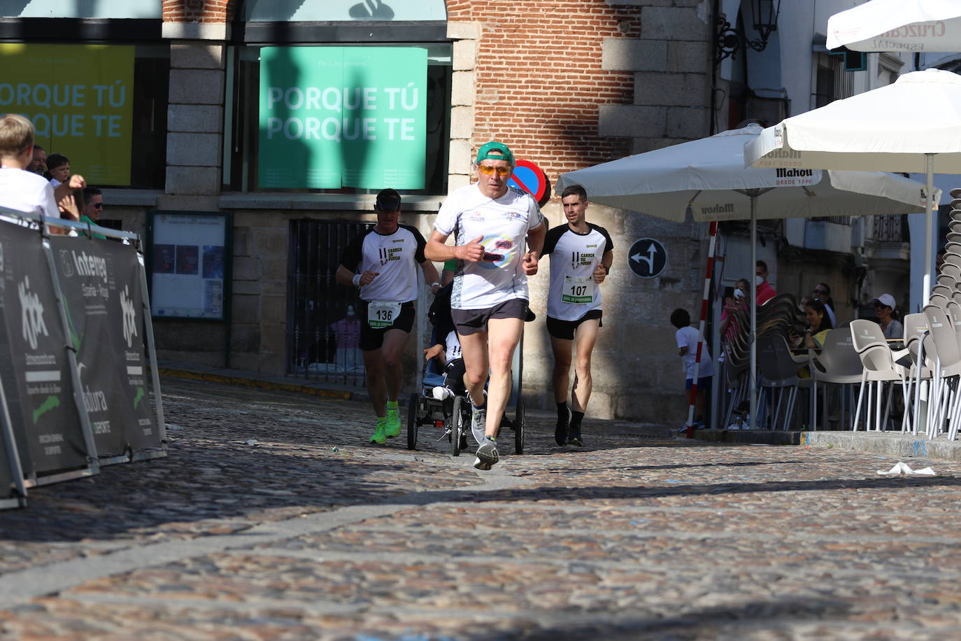 Fotos: Bruno Paixão y Anabel Benítez, vencedores de la XXIII Carrera Popular de Jerez de los Caballeros