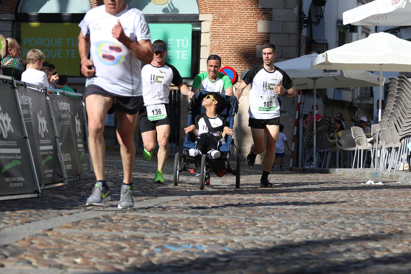Fotos: Bruno Paixão y Anabel Benítez, vencedores de la XXIII Carrera Popular de Jerez de los Caballeros