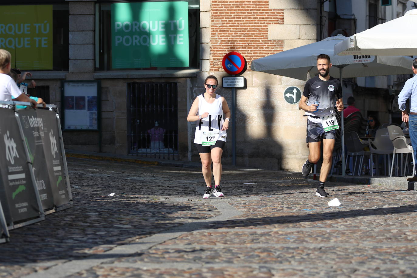 Fotos: Bruno Paixão y Anabel Benítez, vencedores de la XXIII Carrera Popular de Jerez de los Caballeros