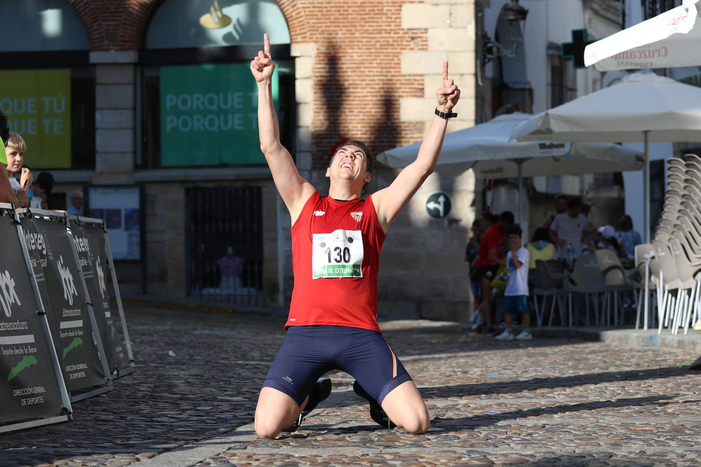 Fotos: Bruno Paixão y Anabel Benítez, vencedores de la XXIII Carrera Popular de Jerez de los Caballeros