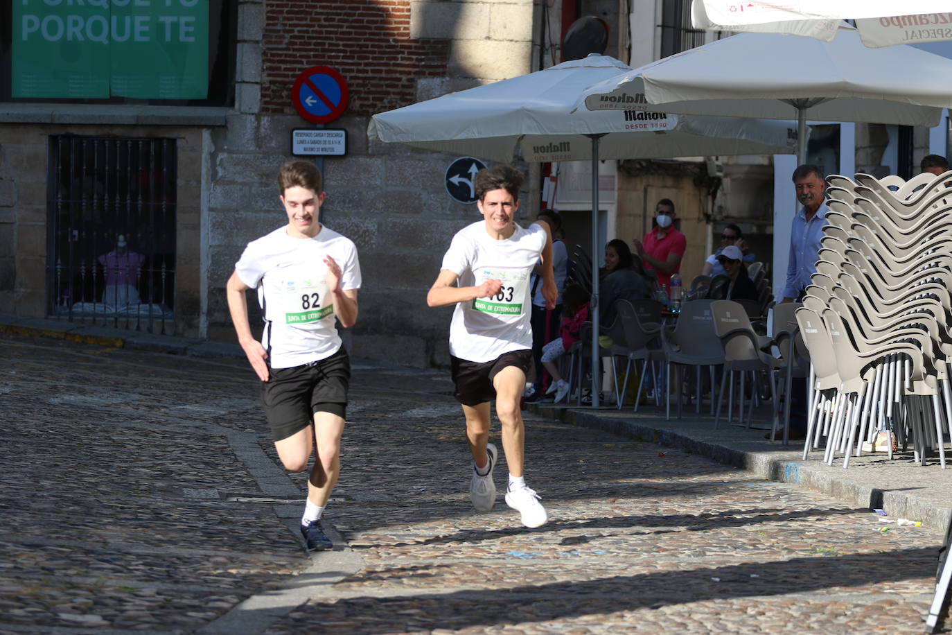 Fotos: Bruno Paixão y Anabel Benítez, vencedores de la XXIII Carrera Popular de Jerez de los Caballeros