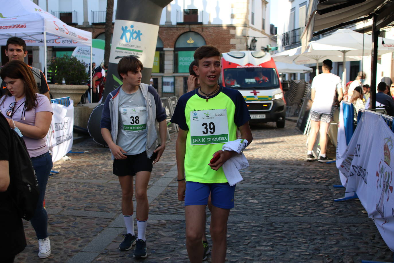 Fotos: Bruno Paixão y Anabel Benítez, vencedores de la XXIII Carrera Popular de Jerez de los Caballeros