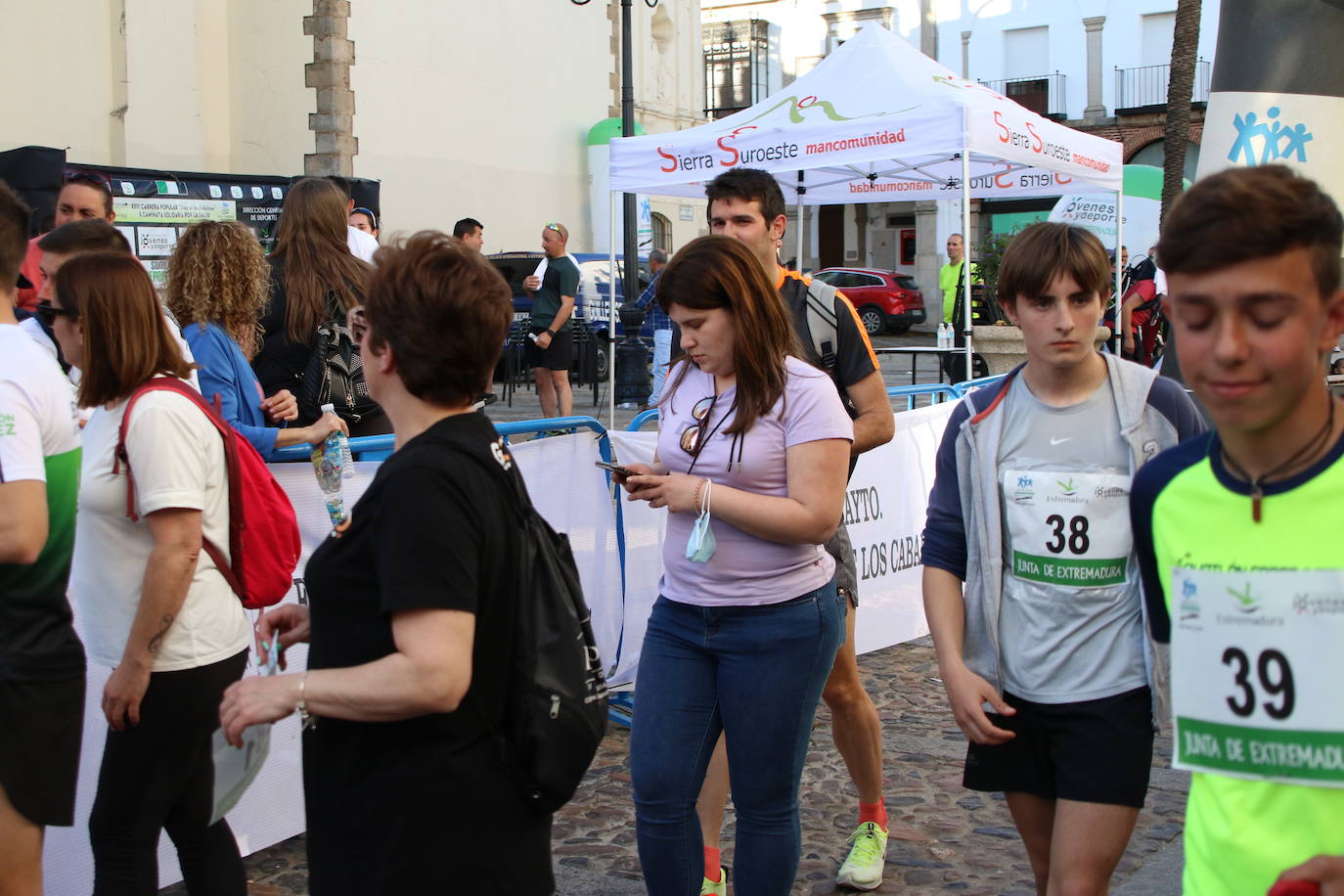 Fotos: Bruno Paixão y Anabel Benítez, vencedores de la XXIII Carrera Popular de Jerez de los Caballeros