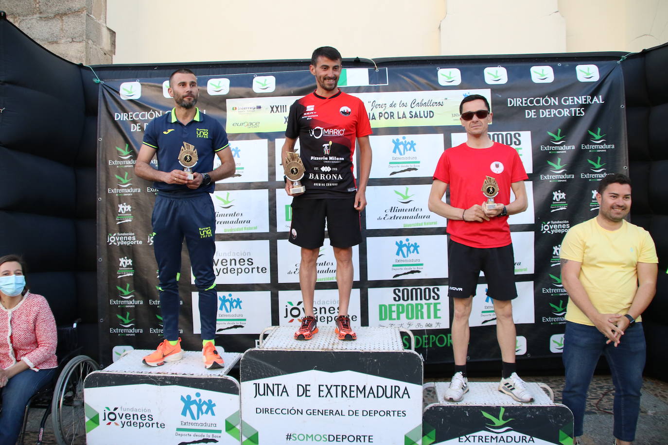 Fotos: Bruno Paixão y Anabel Benítez, vencedores de la XXIII Carrera Popular de Jerez de los Caballeros