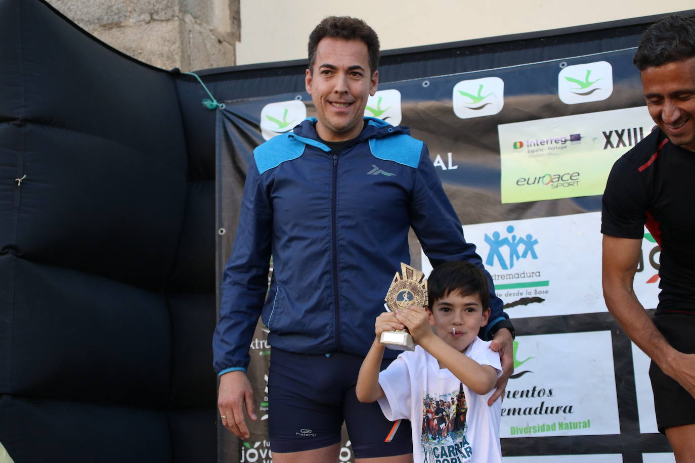 Fotos: Bruno Paixão y Anabel Benítez, vencedores de la XXIII Carrera Popular de Jerez de los Caballeros
