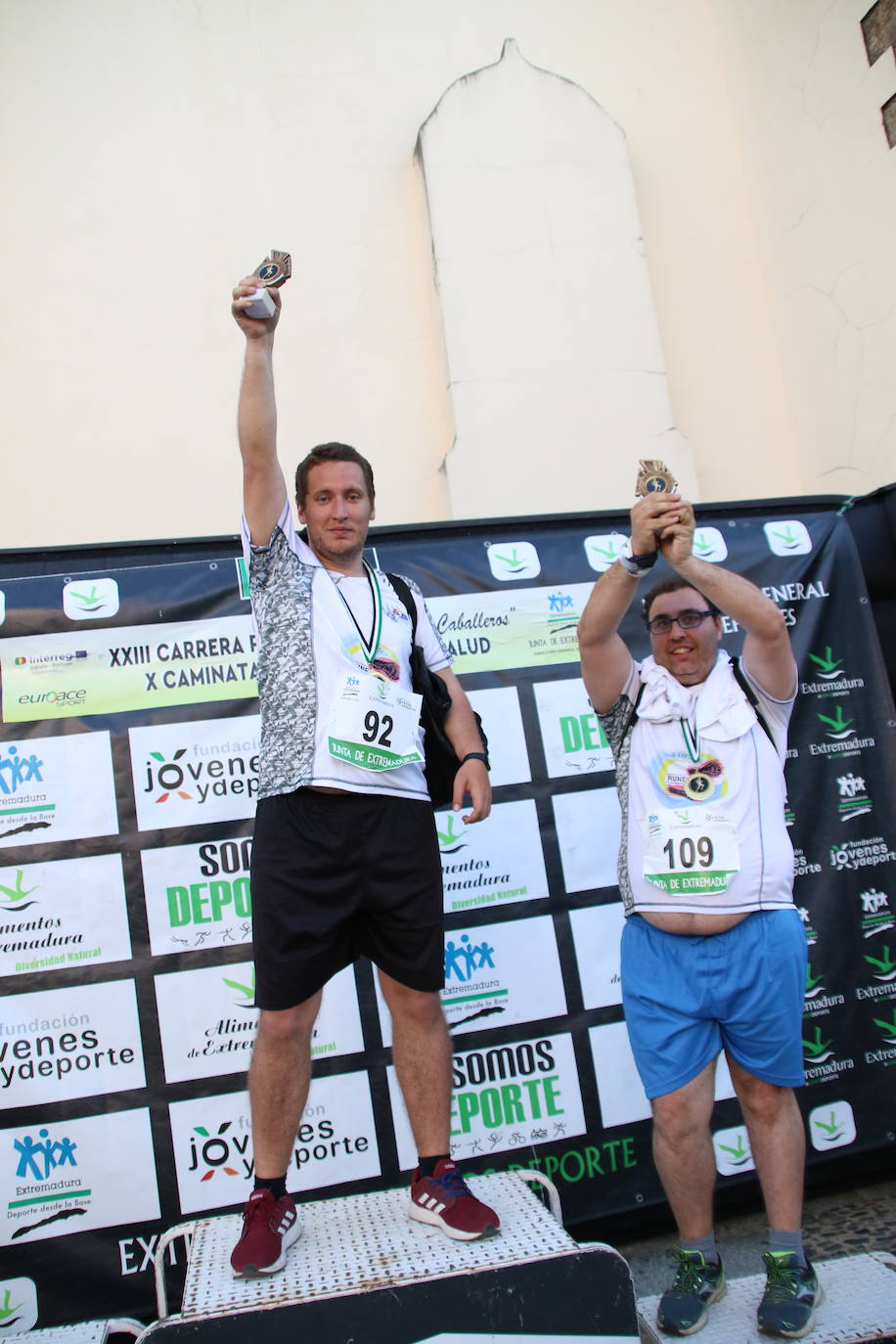 Fotos: Bruno Paixão y Anabel Benítez, vencedores de la XXIII Carrera Popular de Jerez de los Caballeros