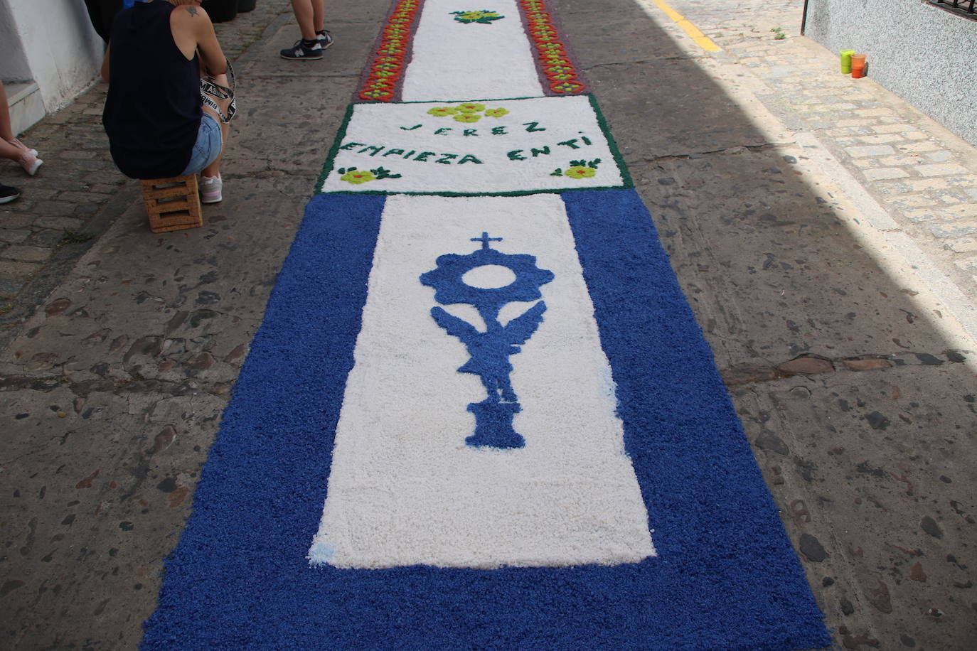 Fotos: Las alfombras de sal vuelven a engalanar las calles de Jerez para celebrar el Corpus Christi
