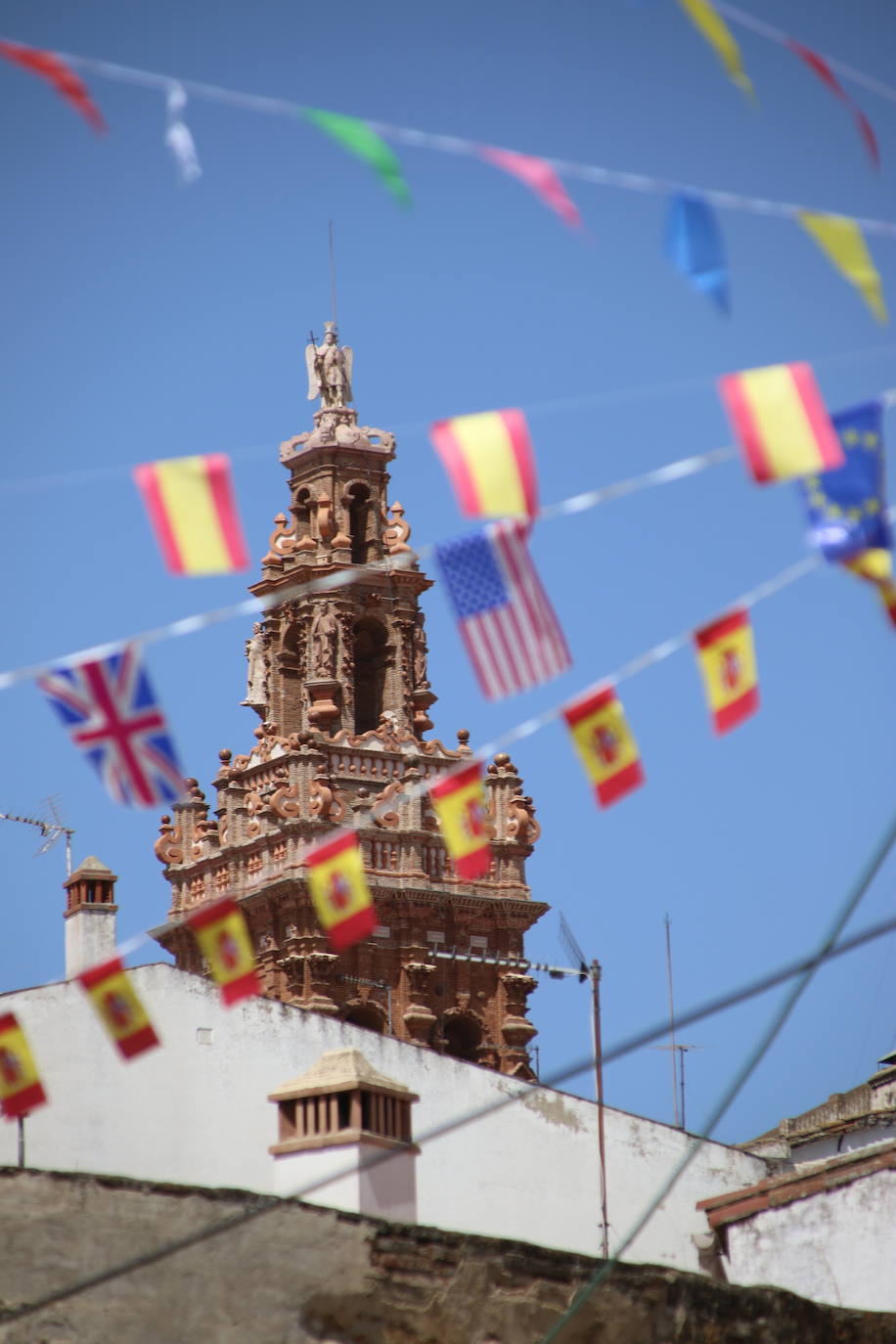 Fotos: El barrio de Santiago celebra este sábado su tradicional «velá»