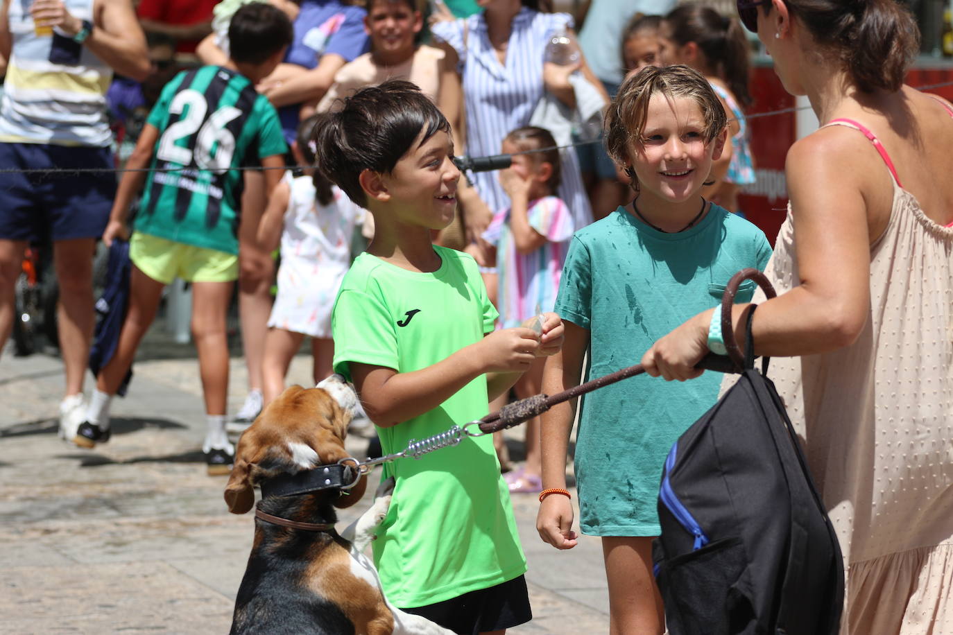 Fotos: El barrio de Santiago celebra este sábado su tradicional «velá»