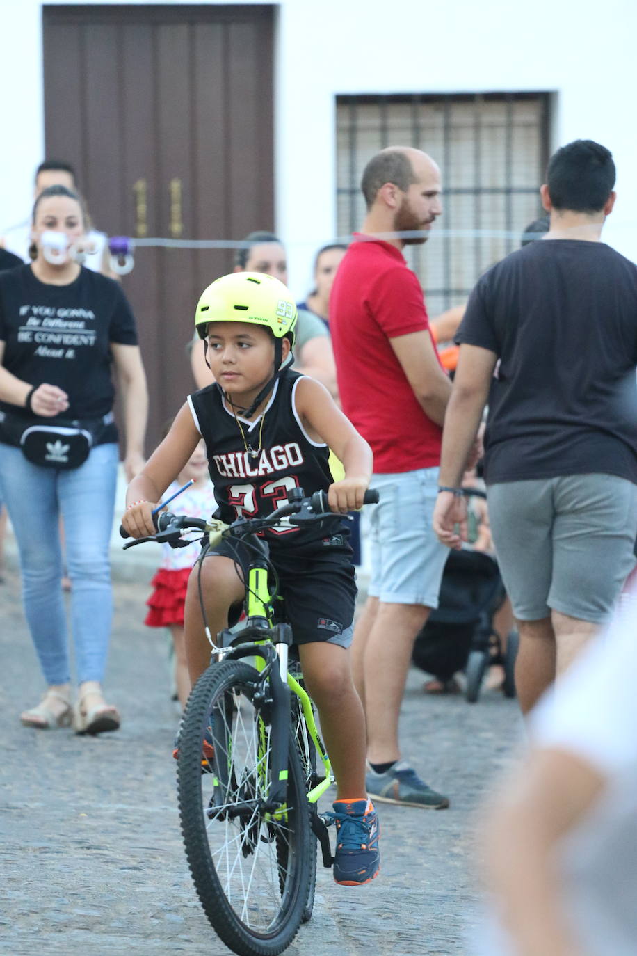 Fotos: La «velá» del barrio de Santa Catalina continúa este sábado con más música y animación