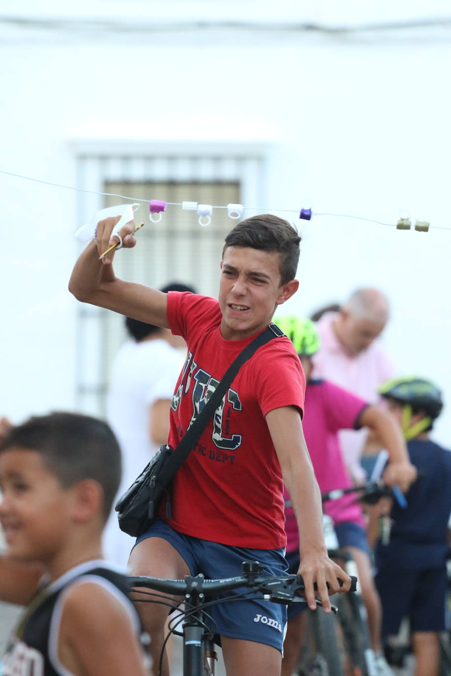 Fotos: La «velá» del barrio de Santa Catalina continúa este sábado con más música y animación