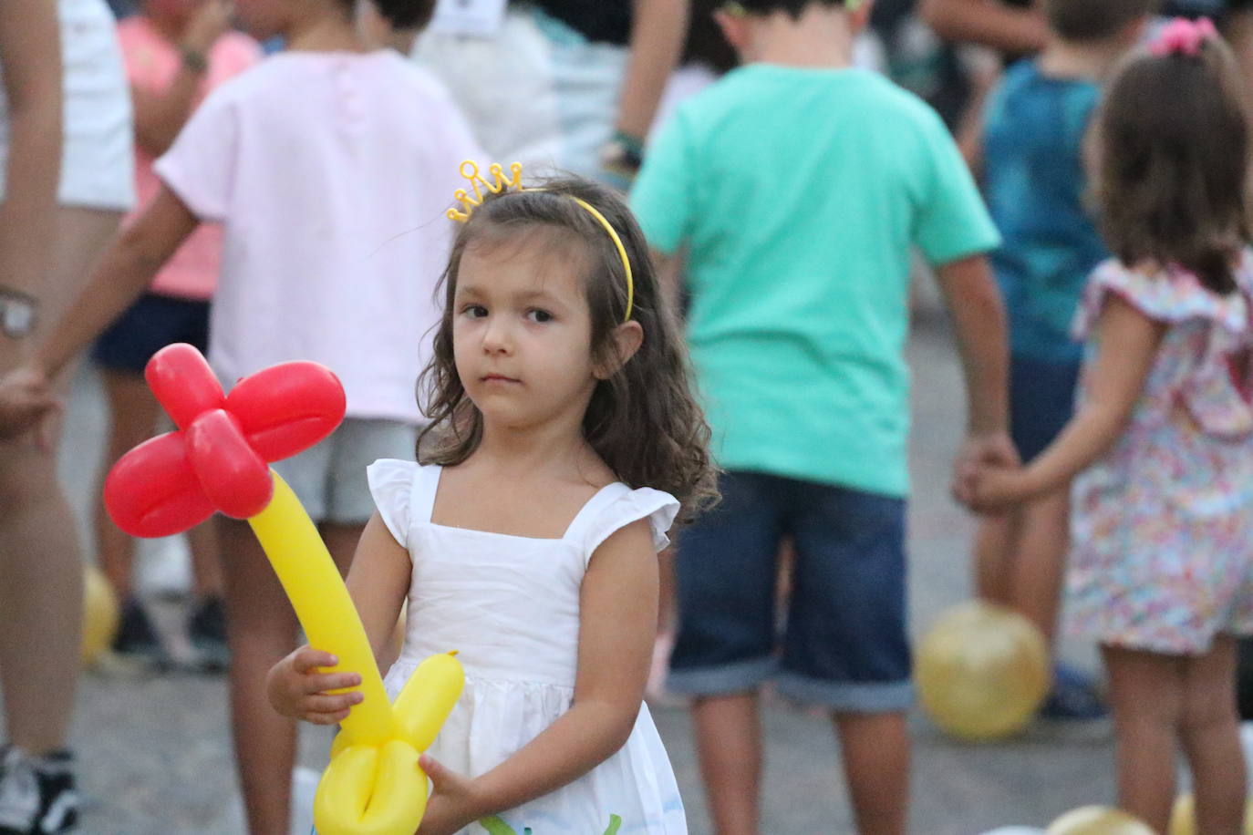 Fotos: La «velá» del barrio de Santa Catalina continúa este sábado con más música y animación