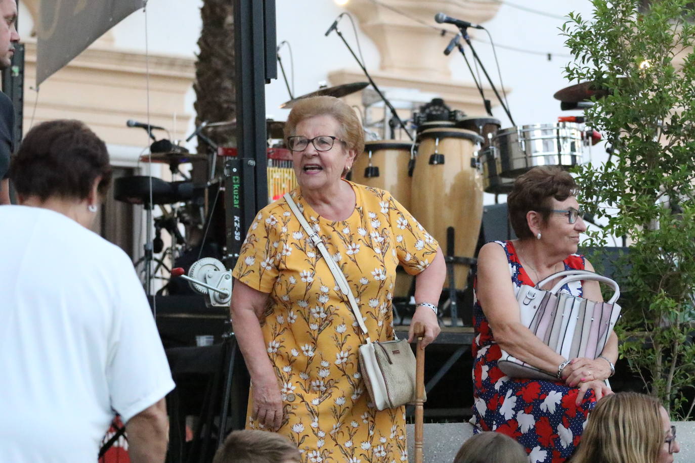 Fotos: La «velá» del barrio de Santa Catalina continúa este sábado con más música y animación