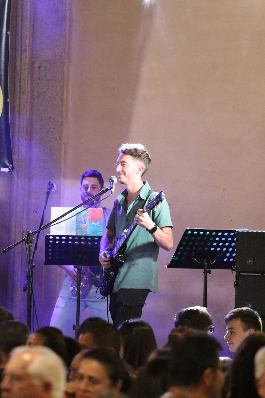 Fotos: La «velá» del barrio de Santa Catalina continúa este sábado con más música y animación