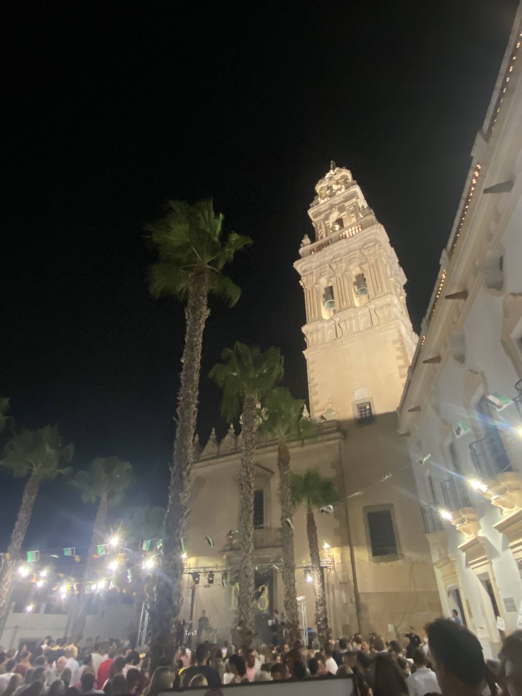 Fotos: La «velá» del barrio de Santa Catalina continúa este sábado con más música y animación