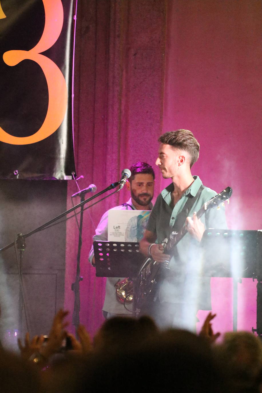 Fotos: La «velá» del barrio de Santa Catalina continúa este sábado con más música y animación