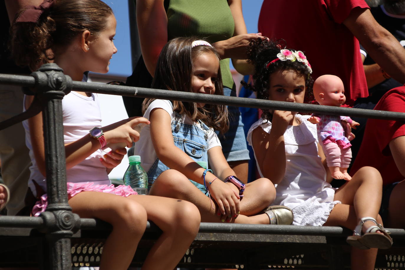 Fotos: Los más pequeños disfrutan con los juegos tradicionales en la «velá» del barrio de los Santos Mártires