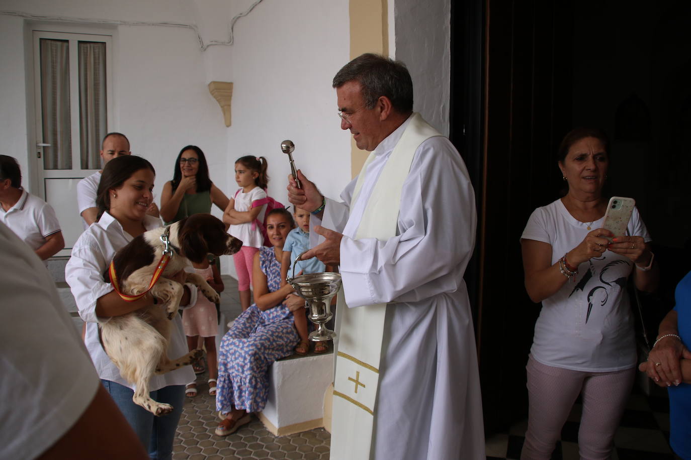 Fotos: La «velá» del barrio de San Roque continúa con la tradicional bendición de animales y los juegos infantiles