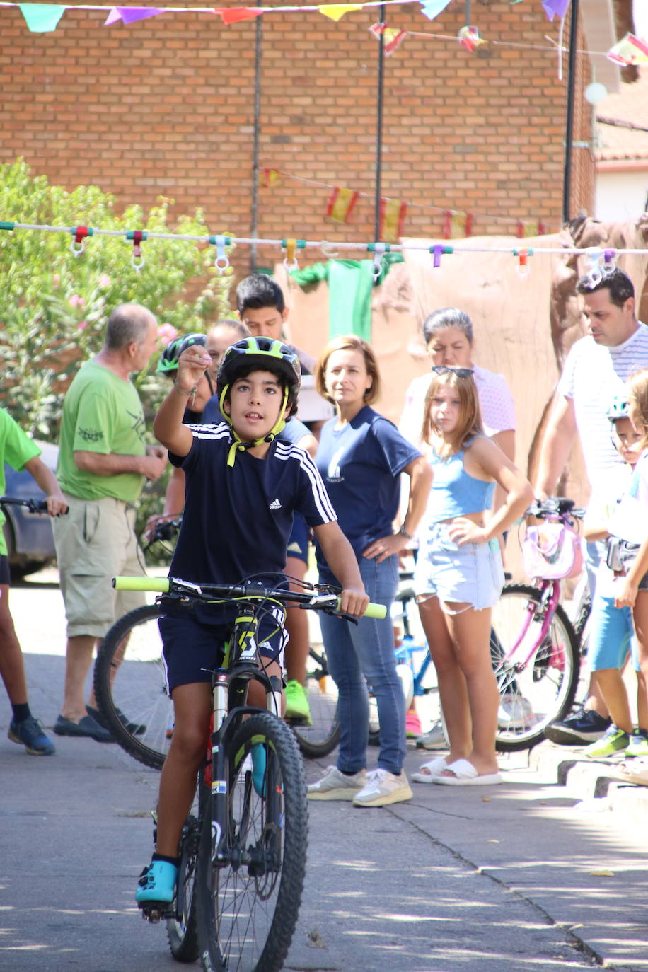 Fotos: La «velá» del barrio de San Roque continúa con la tradicional bendición de animales y los juegos infantiles