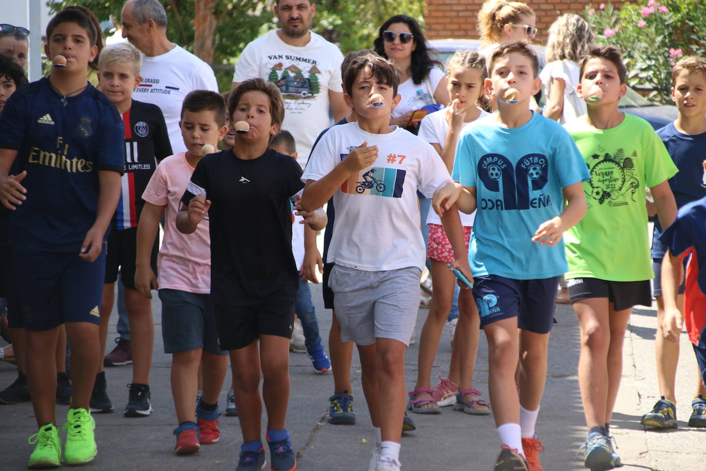 Fotos: La «velá» del barrio de San Roque continúa con la tradicional bendición de animales y los juegos infantiles