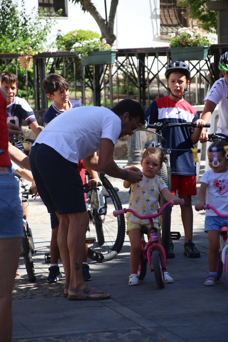 Fotos: El barrio de Santa María continúa este sábado con su tradicional «velá»