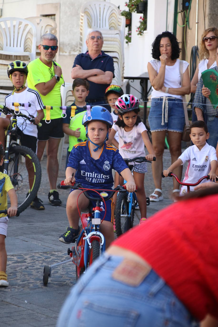 Fotos: El barrio de Santa María continúa este sábado con su tradicional «velá»