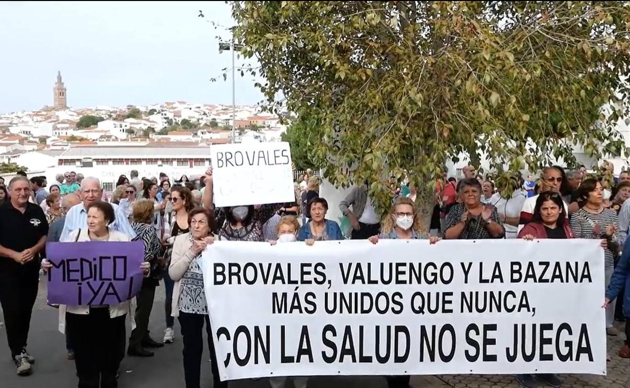 Vecinos de Brovales, Valuengo y La Bazana reivindican «una solución a los graves problemas de asistencia sanitaria que están sufriendo»