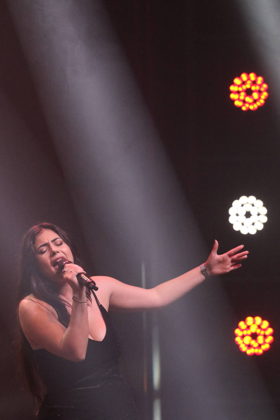 Fotos: Ana Nina, ganadora del Festival de la Canción de Extremadura 2022