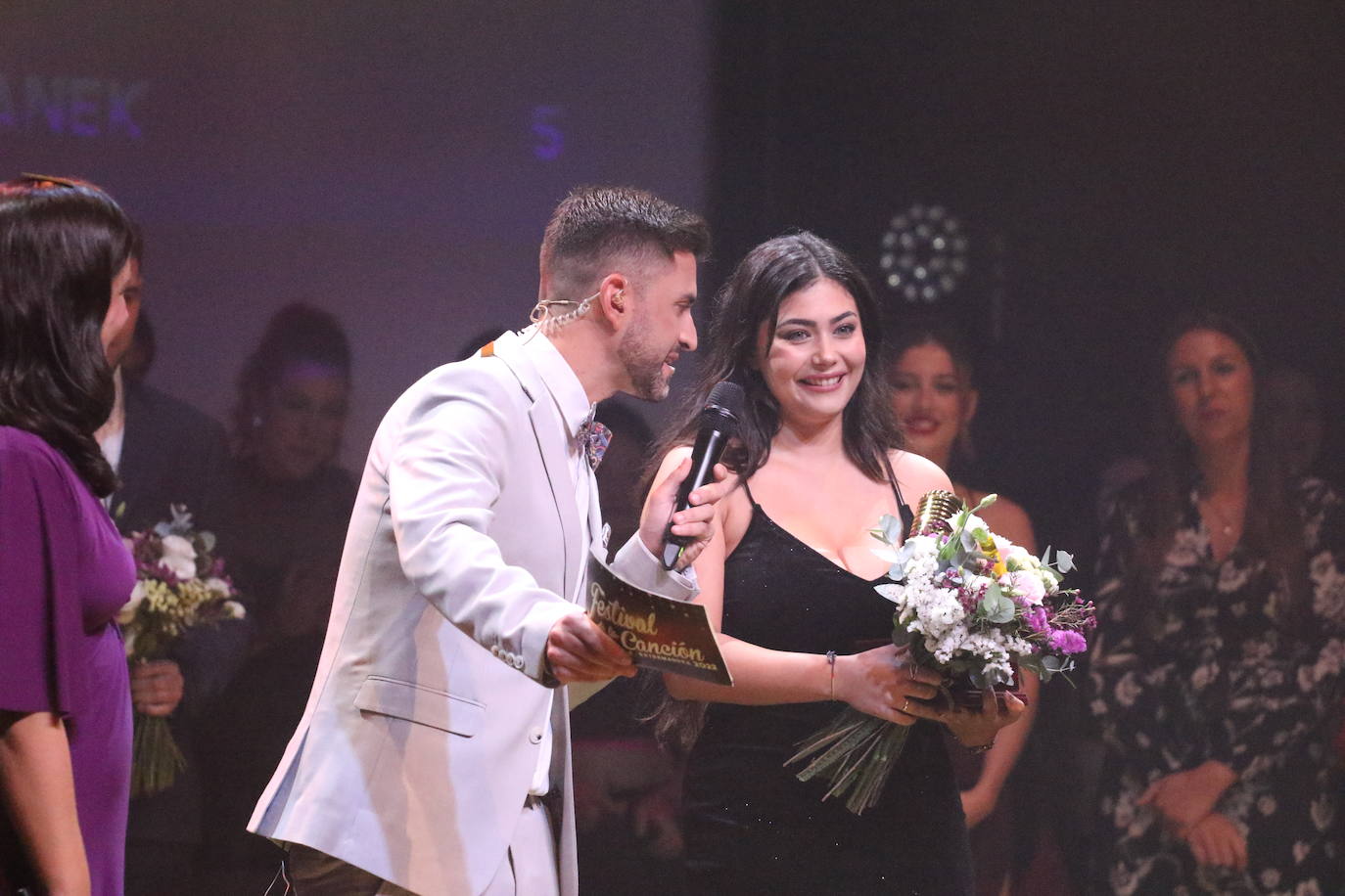 Fotos: Ana Nina, ganadora del Festival de la Canción de Extremadura 2022