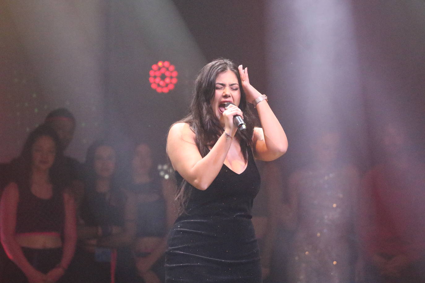 Fotos: Ana Nina, ganadora del Festival de la Canción de Extremadura 2022