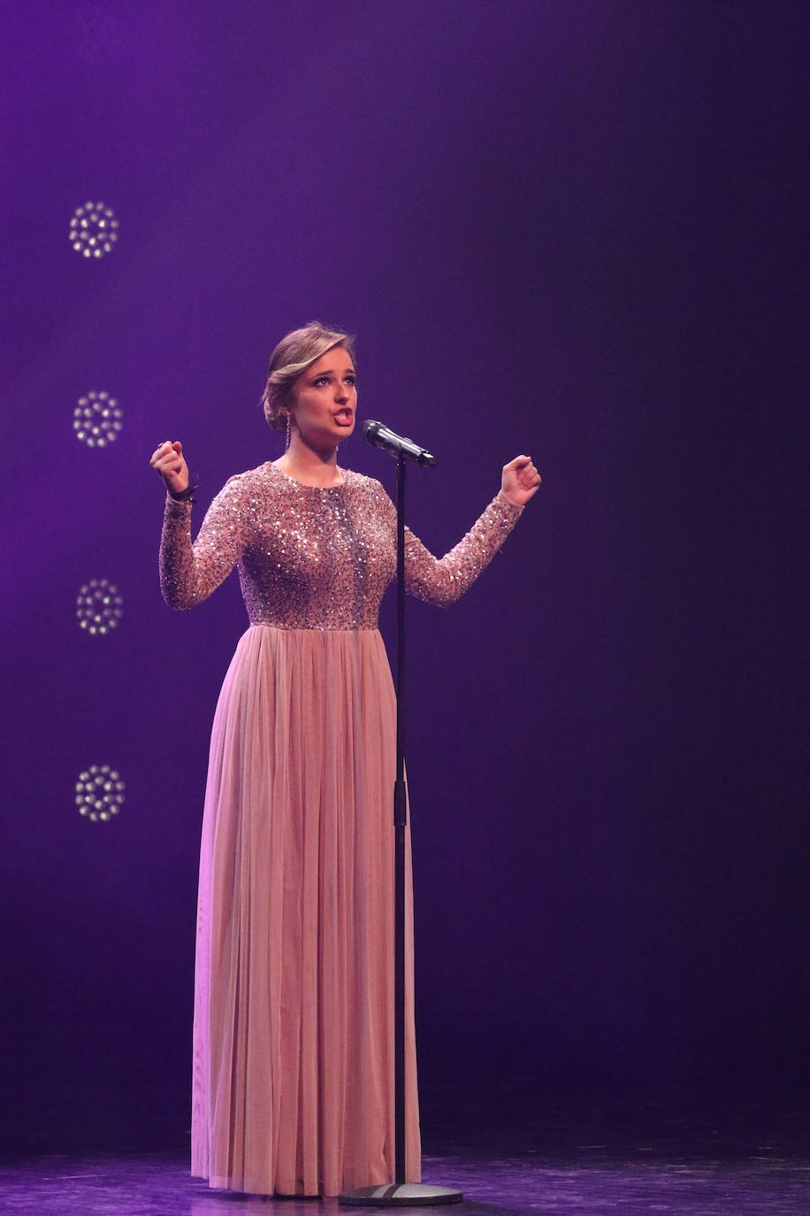 Fotos: Ana Nina, ganadora del Festival de la Canción de Extremadura 2022